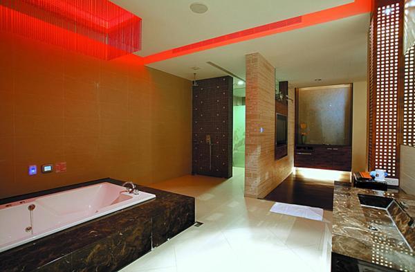 Hip Spa Motel Taichung Exterior foto